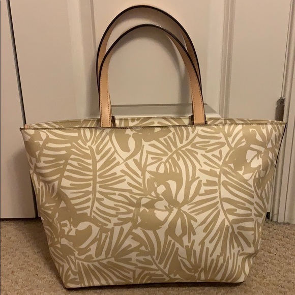 SALE!! Large Kate Spade Tote - Picture 3 of 6